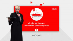 Vyhlášení cen, moderátorka Adéla Elbel.