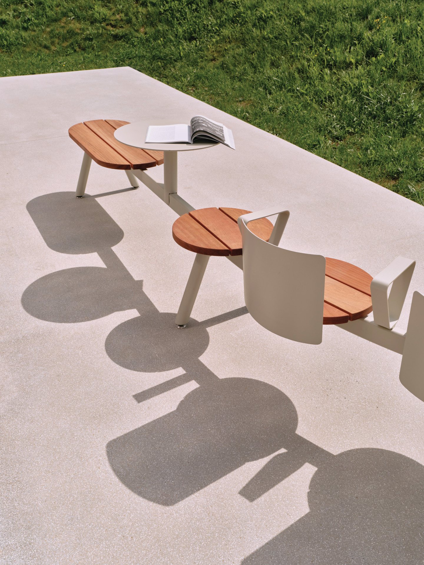 Společnost mmcité a belgické studio Segers společně na Designbloku představí novou kolekci sedacího nábytku Morse