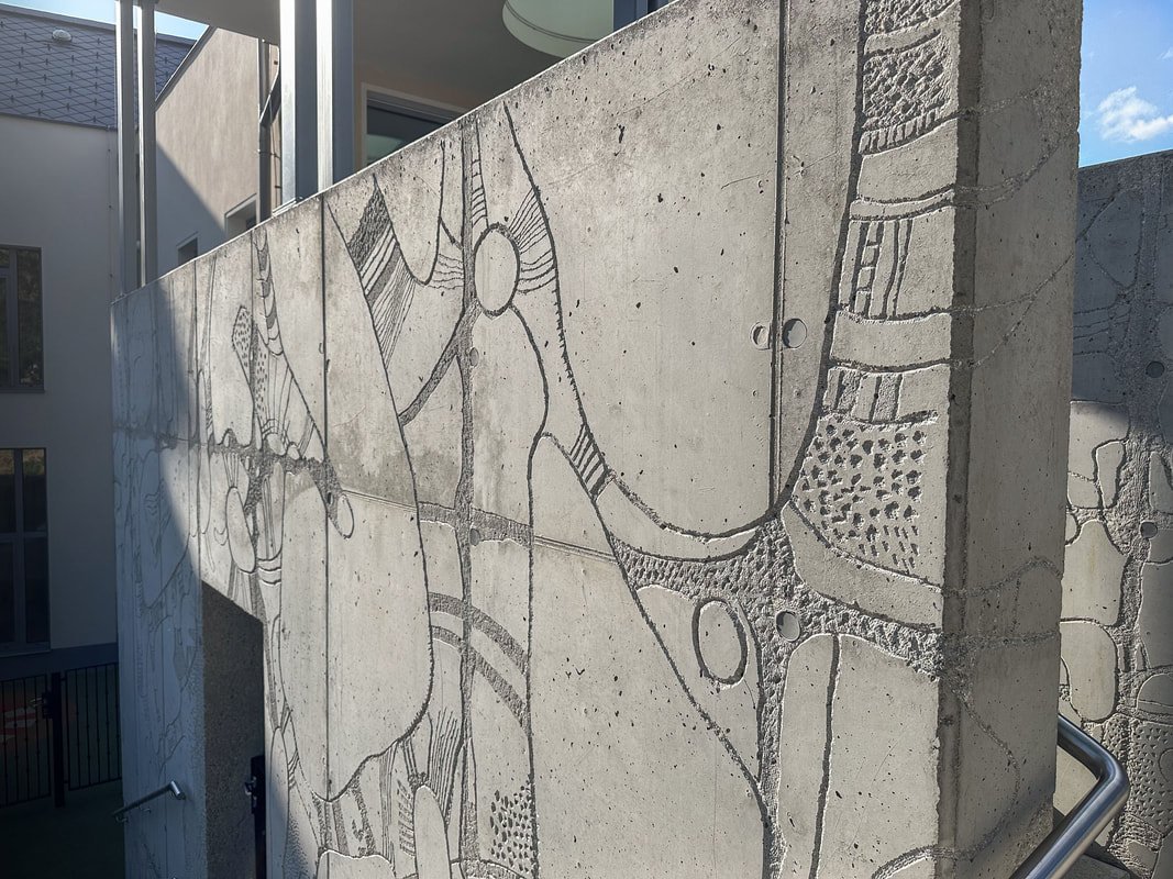 Detail na fásádě Mateřské školy ve Šternberku