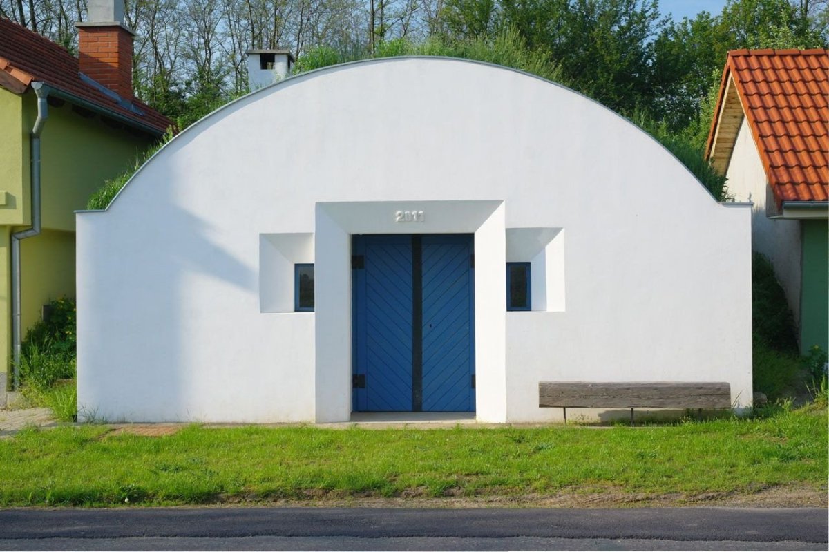 ORA, Vinný sklep U Modráka – foto