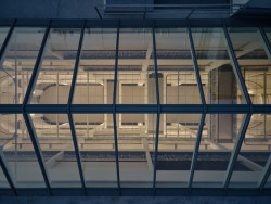 Konverze domu nábytku na budovu Českého rozhlasu Olomouc podle návrhu studia Atelier 38