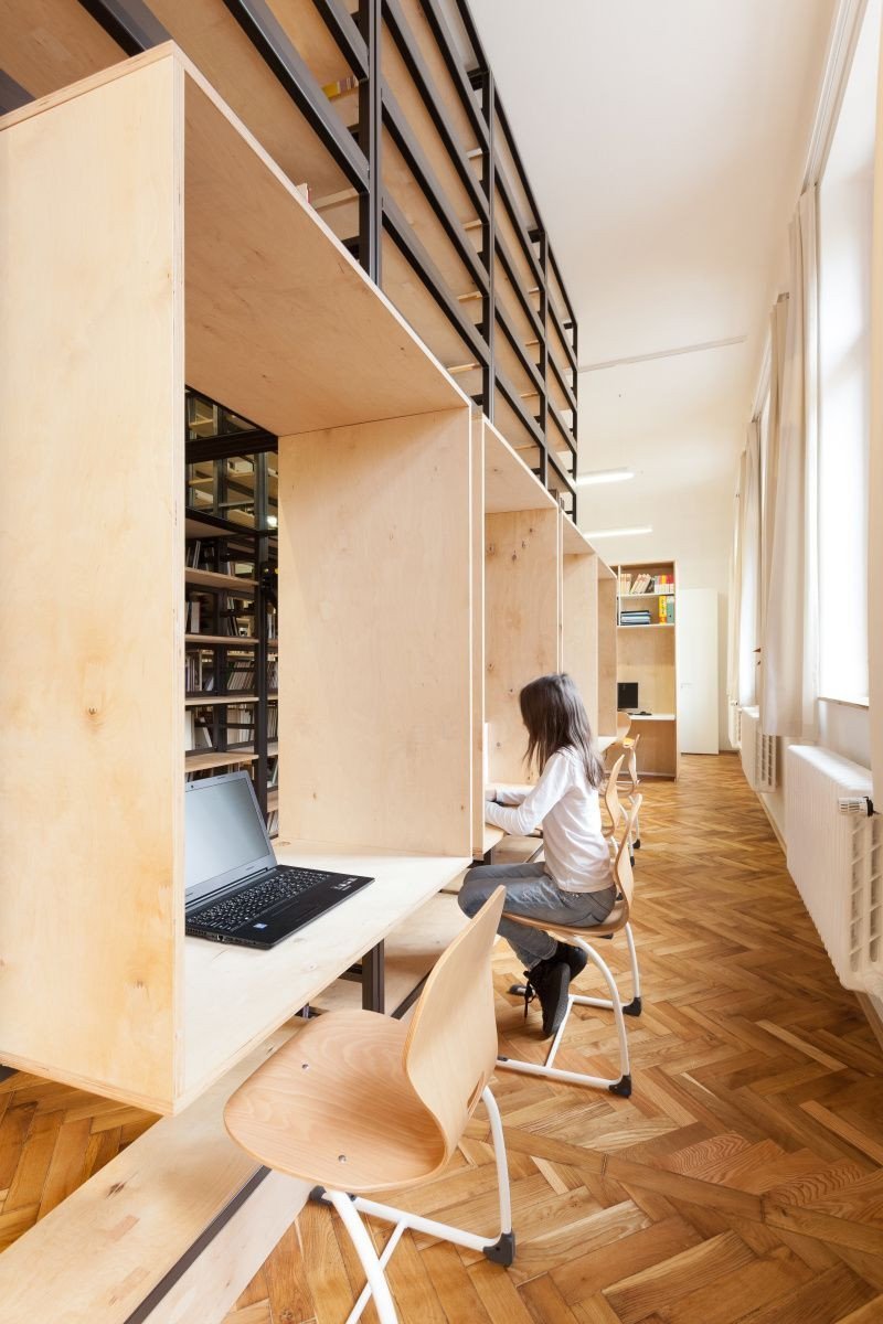 Knihovna pro gymnázium Třeboň, Ateliér 111 architekti