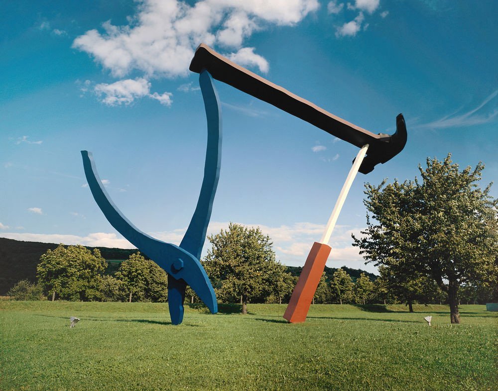 Balancing tools, Claes Oldenburg.
