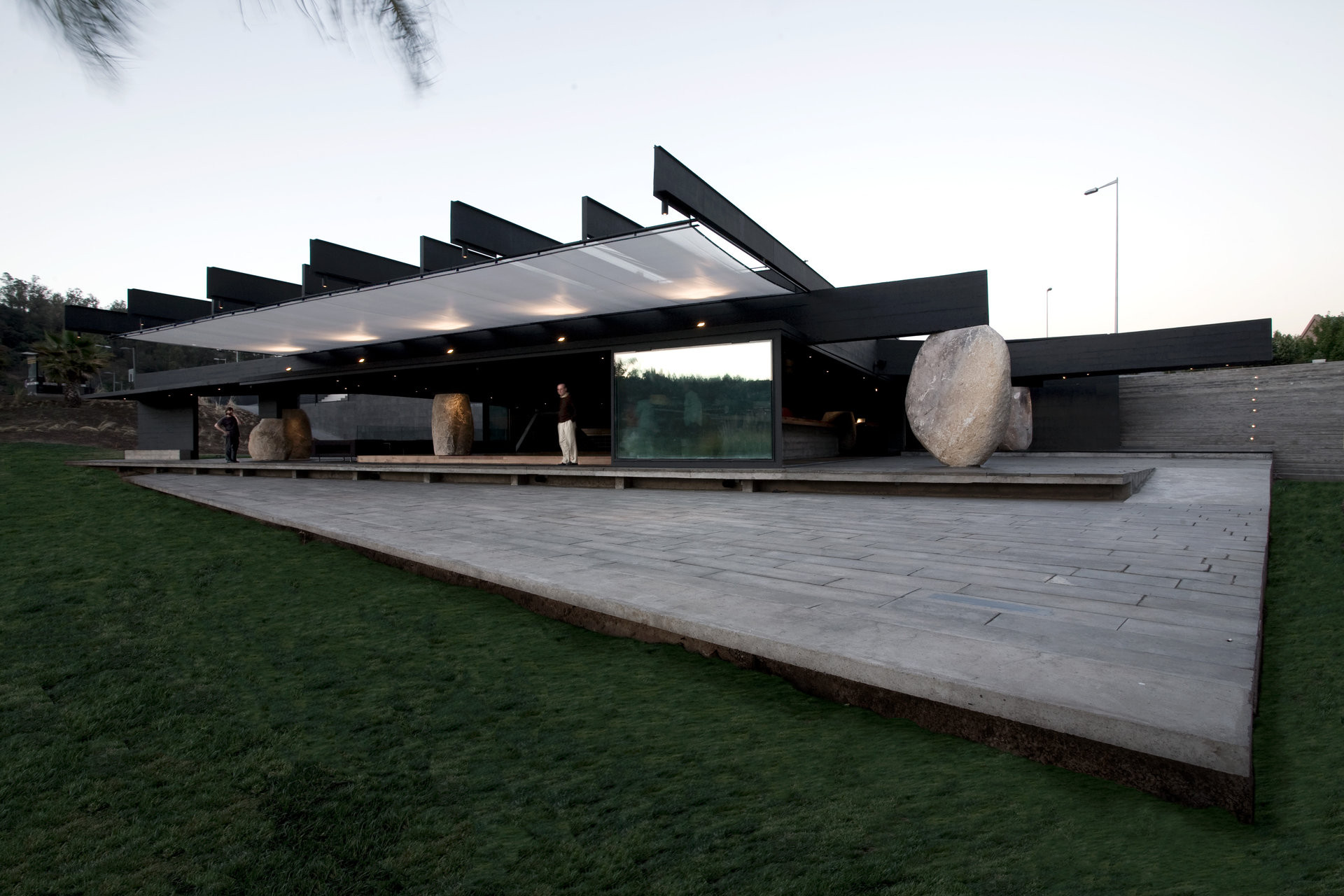 Restaurace Mestizo v Santiagu, autor: Smiljan Radic, 2007