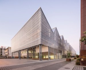 Nantes Saint - přestavba skladiště na uměleckou školu, Franklin Azzi Architecture