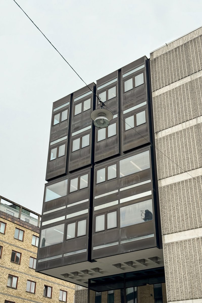 Československá ambasáda, tým architektů vedený Janem Bočanem, 1972