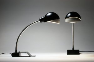 Stolní lampa A702.