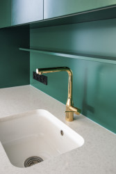 BY architects zrekonstruovali rodinný dům z 50. let v Praze s cílem zachovat charakter stavby.