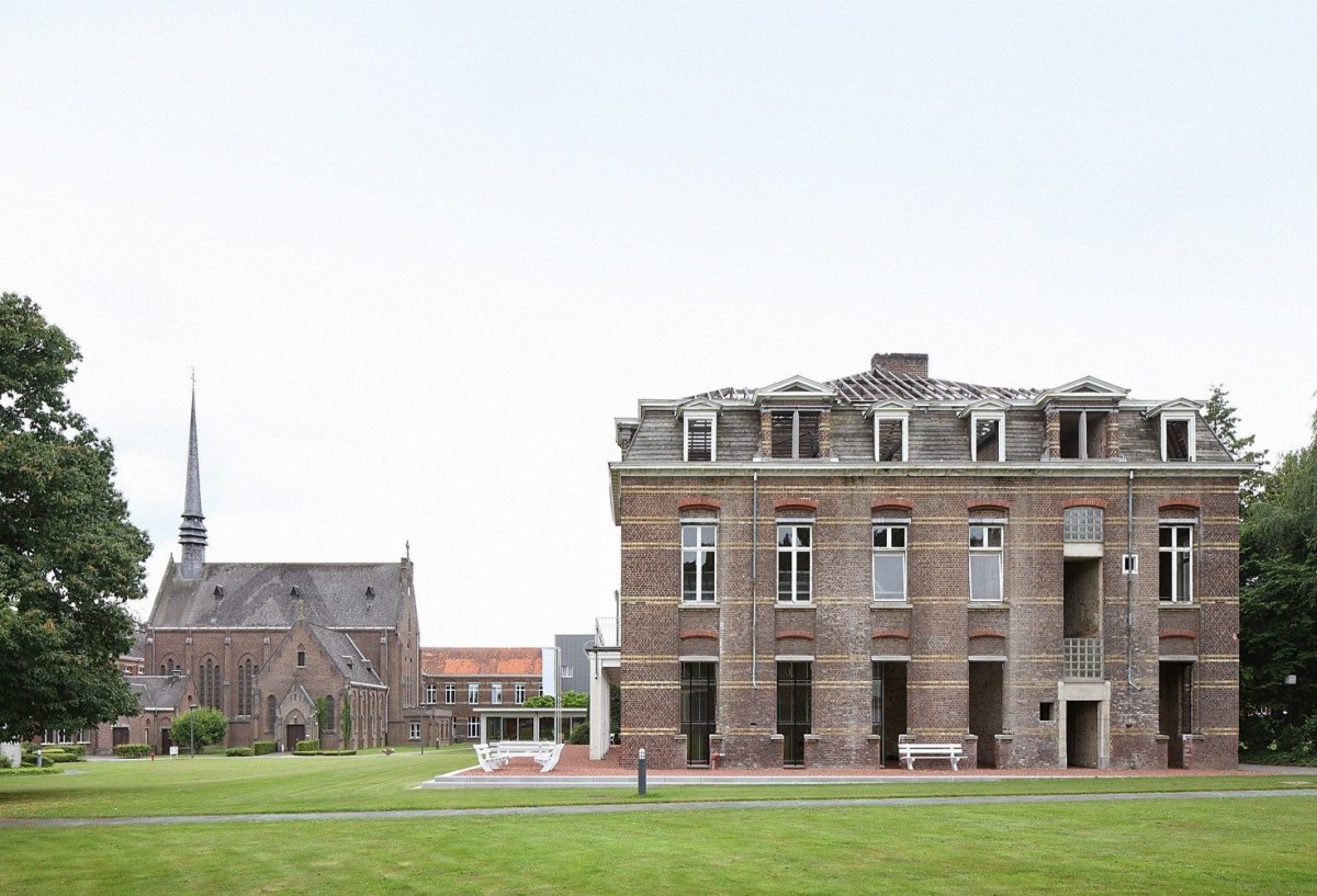 Přestavba psychiatrické léčebny PC Carritas v Belgii, Architecten de vylder vinck taillieu
