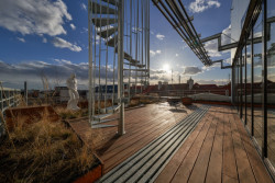 Telegraph v Olomouci od Ječmen studio - střešní terasa loftu