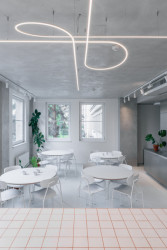 Kanceláře s motivem silnic od studia COSMO (Kanceláře Pudis; studio COSMO)