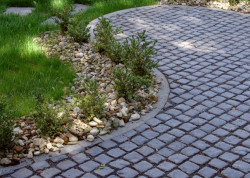 Dlažba KOBE se hodí zejména ke stylovým a historickým objektům, ilustrační fotografie.