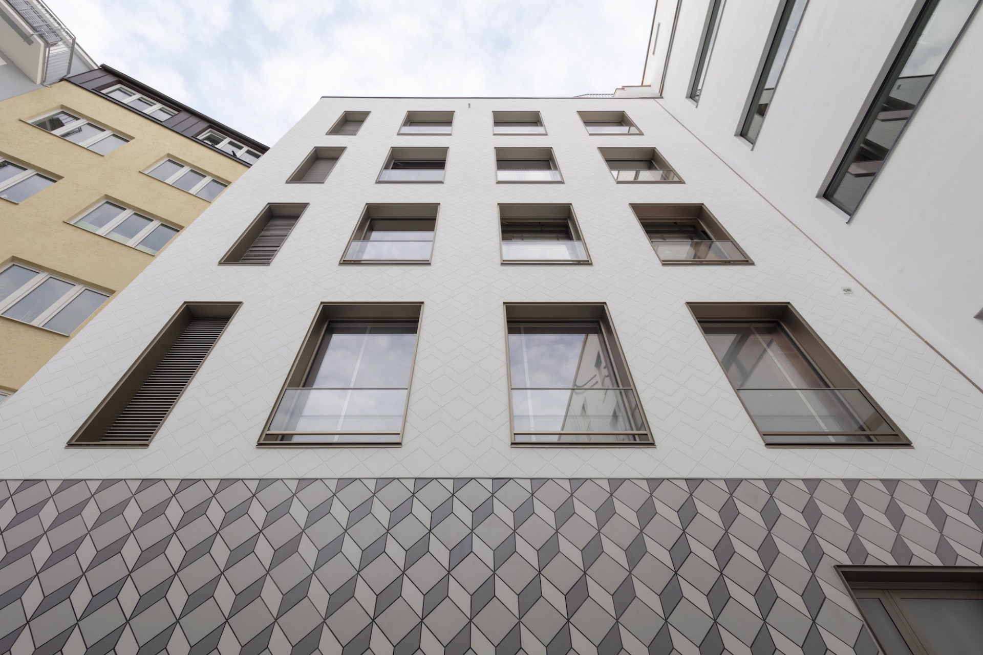 Dům sportu Schuster v Mnichově s fasádou StoSignature Graphic, Ochs Schmidhuber Architekten. Foto: Gerhard Hagen