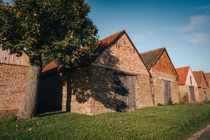 Festival zaCHRAŇTE stodoly proběhne 21. června 2025 v malebné obci Hrubá Vrbka na Hodonínsku.  