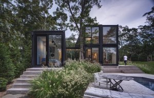 Víkendový dům z kontejnerů, MB Architecture.
