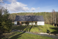 Rekreační rodinný dům od studia Lenka Míková architekti