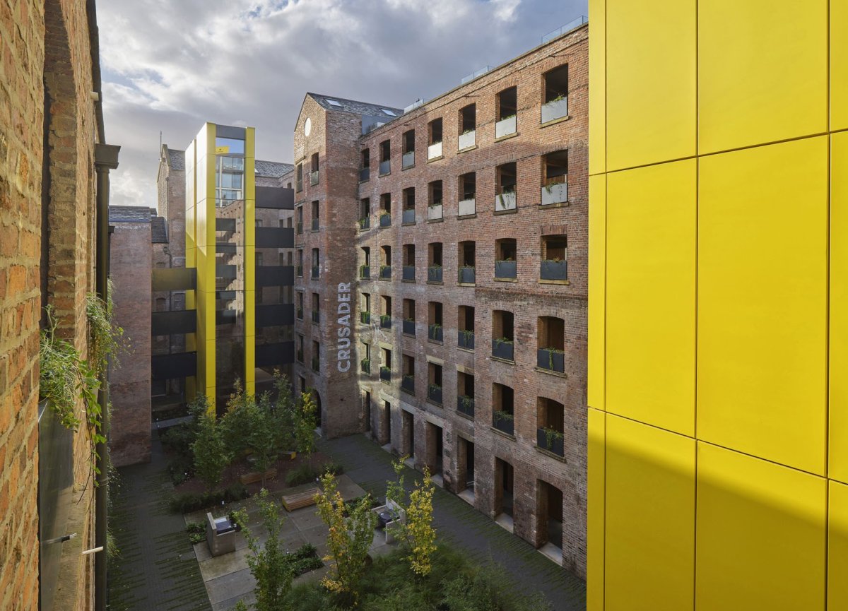 Projekt Crusader Works: Přádelny v centru Manchesteru přestavěné na bydlení, studio shedkm