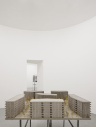 Výstava Dům v domě v Domě umění České Budějovice