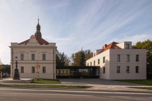 Stavbou roku Plzeňského kraje je Villa Fitz v Rokycanech a Základní škola v Postřekově.