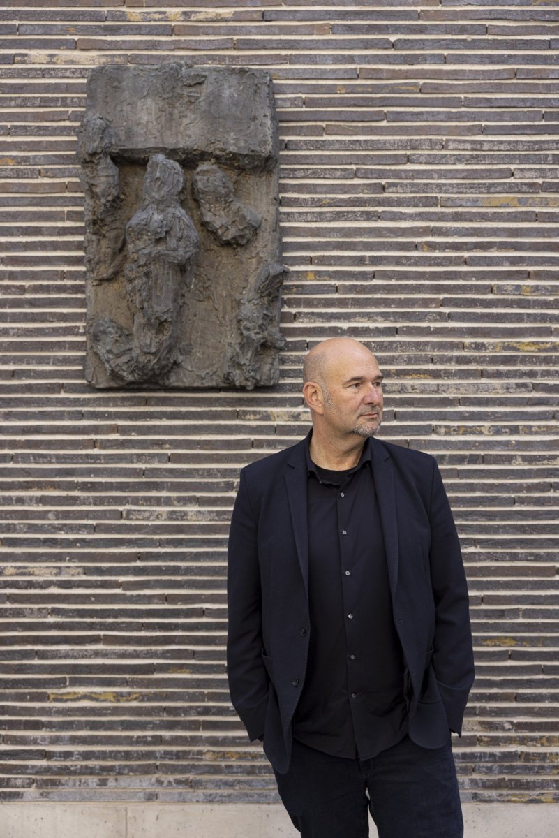 Architekt Roger Boltshauser představí v českobudějovickém Domě umění své projekty zaměřené na udržitelnost.