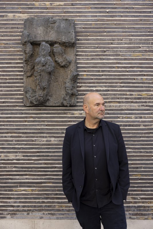 Architekt Roger Boltshauser představí v českobudějovickém Domě umění své projekty zaměřené na udržitelnost.