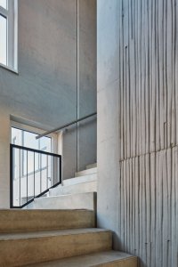 Architekti z Ateliéru stavebních konstrukcí realizovali v pražských Čakovicích skladové haly