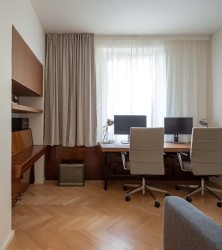 Pohled do pracovny (Rekonstrukce bytu v Praze-Libni; Matika Architecture)
