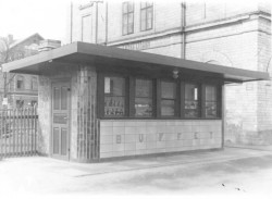 Historické použití obkladů (Kiosek Lužná nádraží 1932)