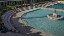 Tajemné lázně v Miláně, Michele De Lucchi