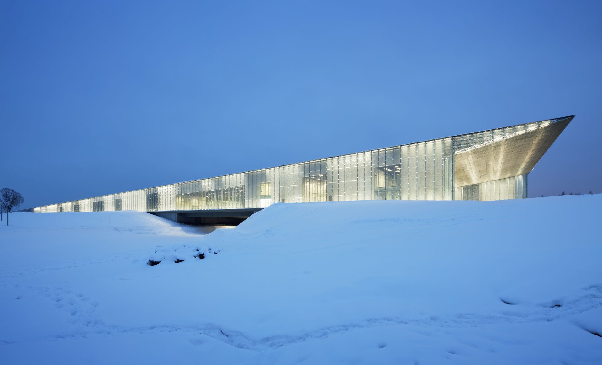 Dům umění v Českých Budějovicích bude od 9. 6. do 27. 8. 2023 hostit výstavu japonského ateliéru Tsuyoshi Tane Architects