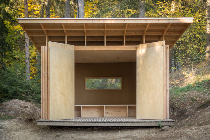 Útulňa pri Banskej Štiavnici, Ateliér HAUS / Miroslava Šestina, Tomáš Ružiak, Eva Šestina