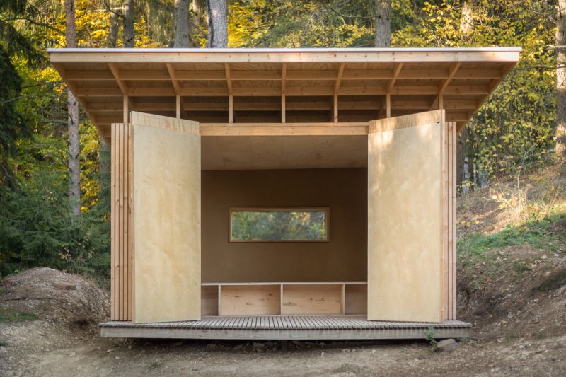 Útulňa pri Banskej Štiavnici, Ateliér HAUS / Miroslava Šestina, Tomáš Ružiak, Eva Šestina