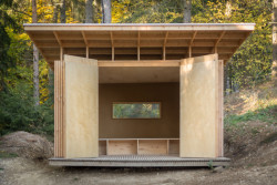 Útulňa pri Banskej Štiavnici, Ateliér HAUS / Miroslava Šestina, Tomáš Ružiak, Eva Šestina