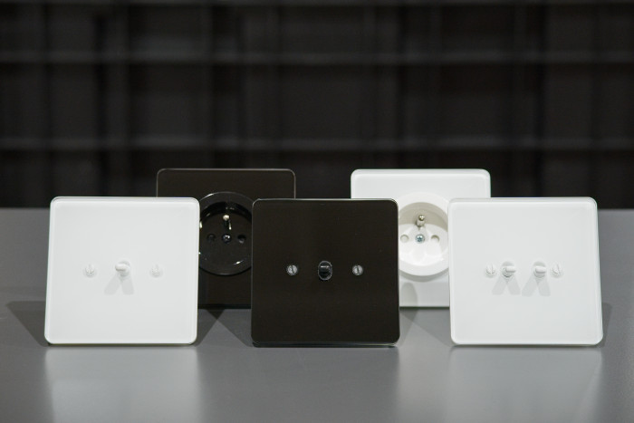 Vypínače a zásuvky NEXA QUADRO od firmy OBZOR