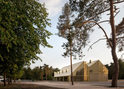 Návštěvní pavilon v národním parku Hoge Veluwe od dvou architektonických kanceláří De Zwarte Hond a Monadnock