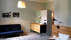 Daniela Hradilová, Dependelab, Hotel City.City - foto