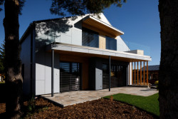 Nízkoenergetický dům po rekonstrukci od ateliéru Vostracký poblíž Českých Budějovic