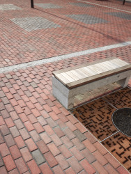 Náměstí 28. října v Orlové, Atelier RAW: Náměstí je tak vydlážděno terakotou