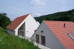 Soňa Urbánková navrhla obecní dům pro malou moravskou vesnici. Vešel se do něj komunitní sál, obecní úřad i ordinace