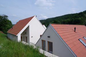 Soňa Urbánková navrhla obecní dům pro malou moravskou vesnici. Vešel se do něj komunitní sál, obecní úřad i ordinace