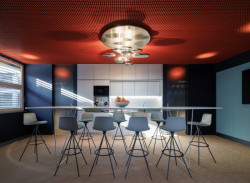 Pohle do kuchyně (Kanceláře Deveron v Blueriot; CISARSTUDIO)