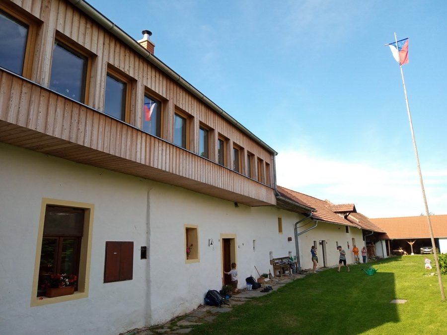 Rekonstrukce půdy na statku ve Výhni (Josef Čančík; Wichterkreuz – návrat zmizelého)