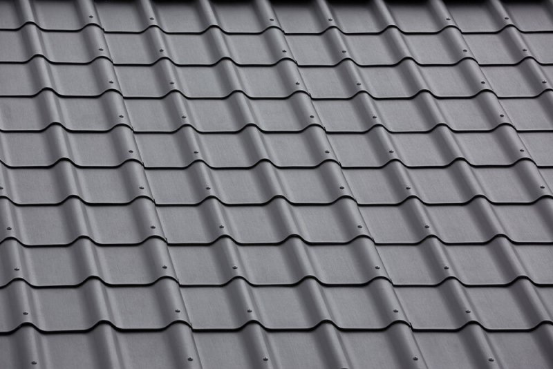 Profilovaná střešní krytina Swisspearl na domě HouseGyvel Stovring