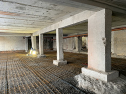 Stav před rekonstrukcí (Ateliér v panelárně od A8000)