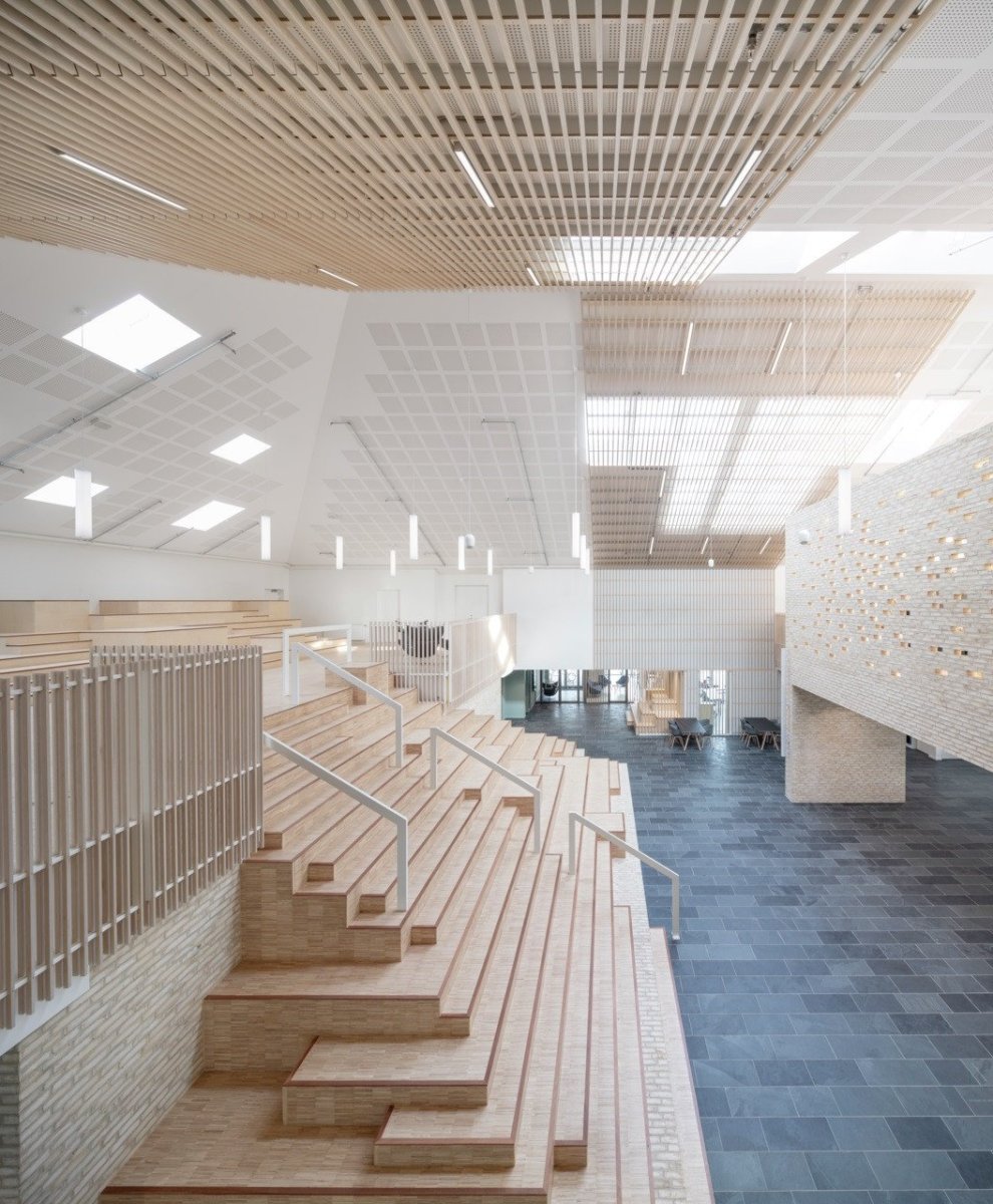 Rozšíření mezinárodní školy Ikast-Brande na komunitní a sportovní centrum od C.F. Møller Architects