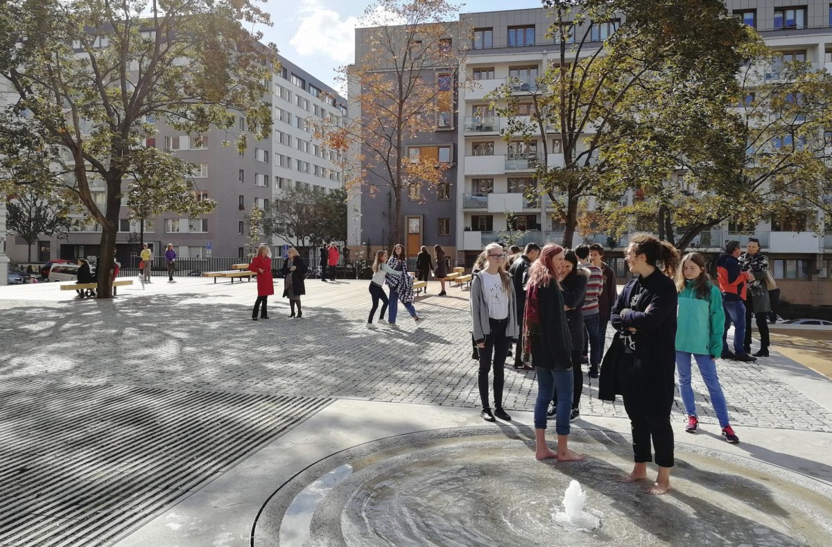 Revitalizace Komenského náměstí v Praze na Žižkově, MCA atelier/ Pavla Melková, Miroslav Cikán