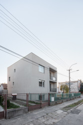 Rekonstrukce rodinného domu v Šaĺe na Slovensku od Bakyta architekti