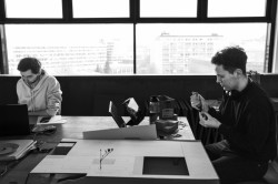 Fakulta architektury ČVUT vyhlašuje výběrová řízení na pozice vedoucí*ho ústavu a vedoucí*ho a asistenta nebo asistentky dvou ateliérů.