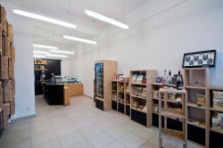 JEČMEN-CAHA architekti, Vinotéka a sýrárna v Blansku - foto