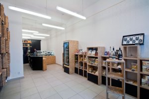 JEČMEN-CAHA architekti, Vinotéka a sýrárna v Blansku - foto